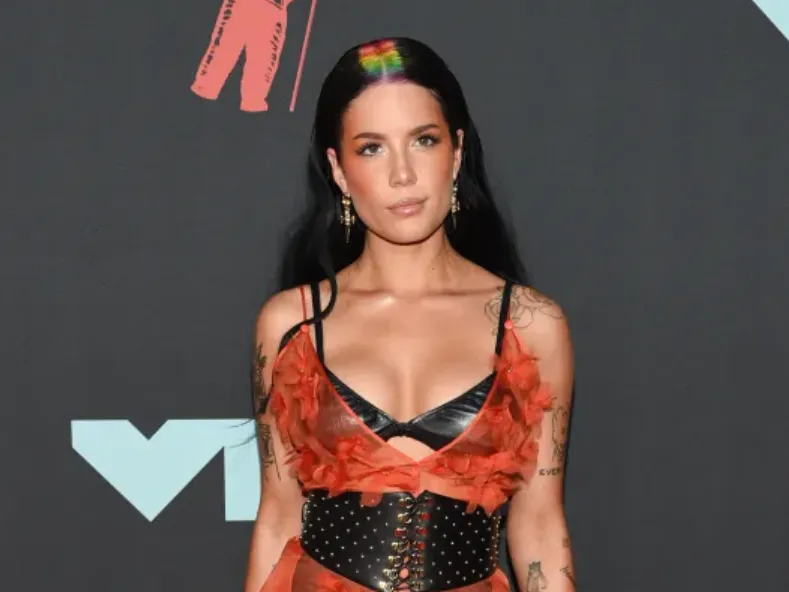 Halsey Height Biography, Net Worth, Career, Personal Life & More (2026 Update)