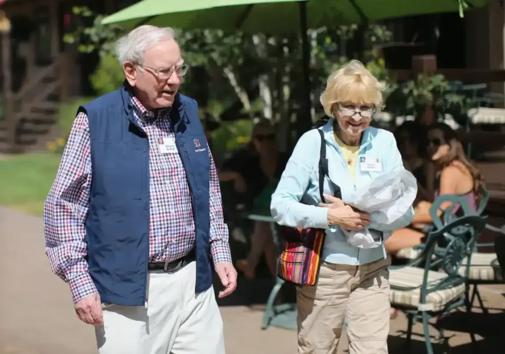 Warren Buffett's Wife Life, Love, and Legacy Behind the Oracle of Omaha (2026 Guide)
